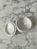 Przedwojenne porcelanowe puzderko na nóżkach Ćmielów