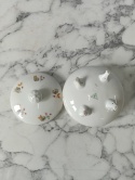 Przedwojenne porcelanowe puzderko na nóżkach Ćmielów