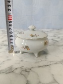 Przedwojenne porcelanowe puzderko na nóżkach Ćmielów