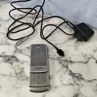 Telefon LG ke970