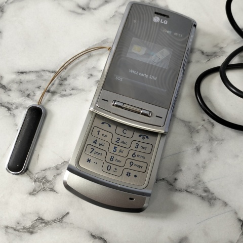 Telefon LG ke970