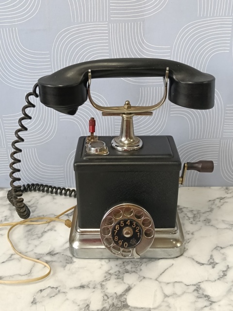 Antyczny telefon PNT