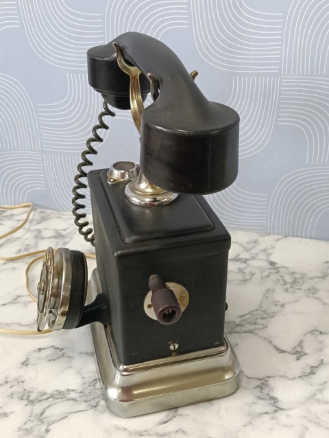 Antyczny telefon PNT