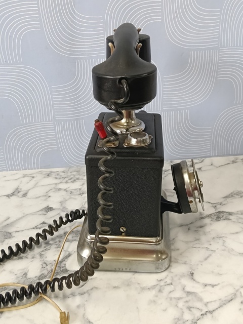 Antyczny telefon PNT