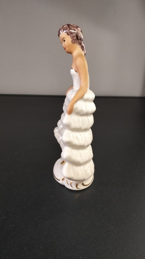 Figurka porcelanowa Dama w ukłonie Jan Jezela