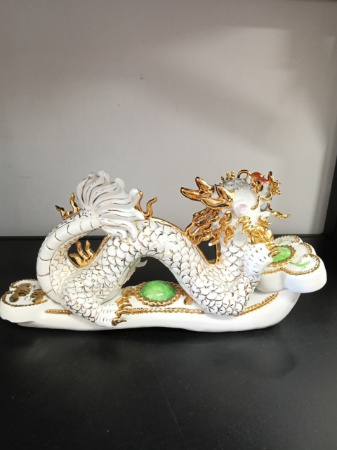Figurka chińskiego smoka Feng shui