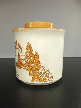 Kamionkowy pojemnik vintage na herbatę