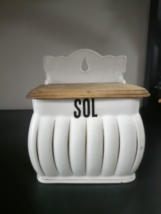 Pojemnik porcelanowy na sól MZ Altrohlau