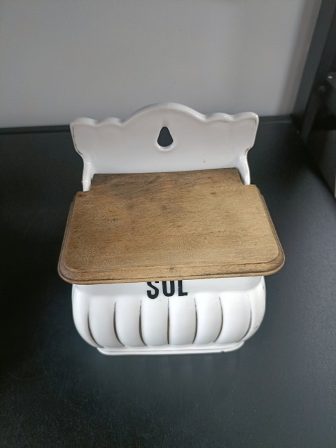 Pojemnik porcelanowy na sól MZ Altrohlau