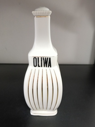 Porcelanowy dzbanek butla na oliwę