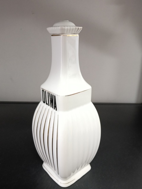 Porcelanowy dzbanek butla na oliwę