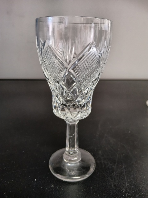Zestaw kryształowych kieliszków vintage