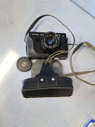 Aparat siluet elektro czarny.