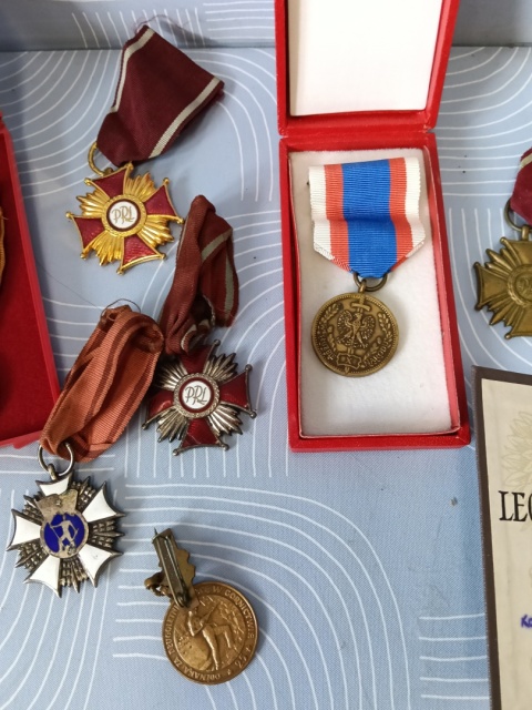 Medale i odznaki PRL zestaw 20