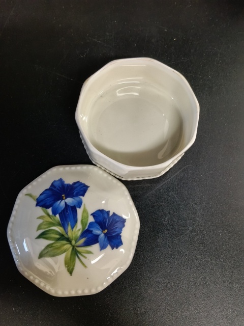 Stara bombonierka puzderko porcelana Königszelt Śląsk