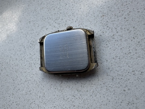 Stary zegarek mechaniczni-elektroniczny