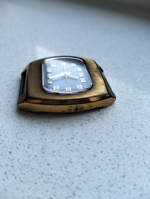 Stary zegarek nakręcany Raketa