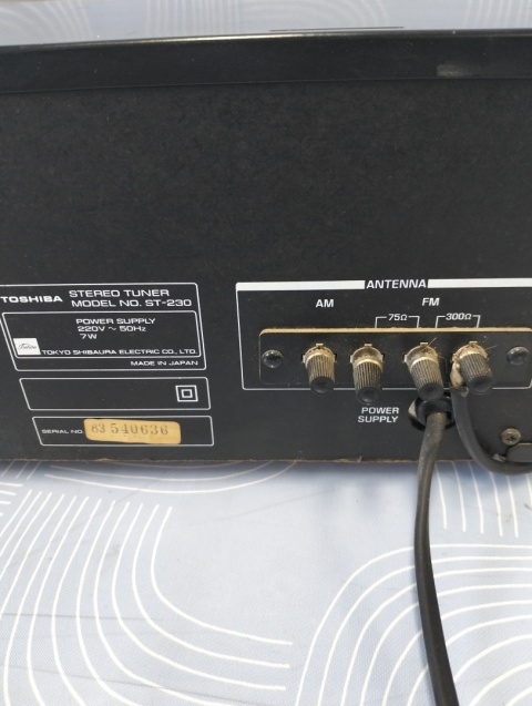 Toshiba stereo tuner st-230