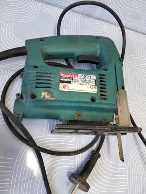 Wyrzynarka Makita 4323