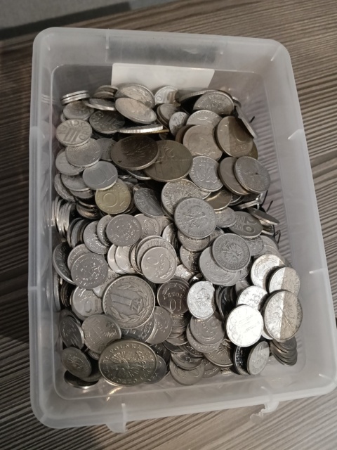 2 kg monet Cena za całość
