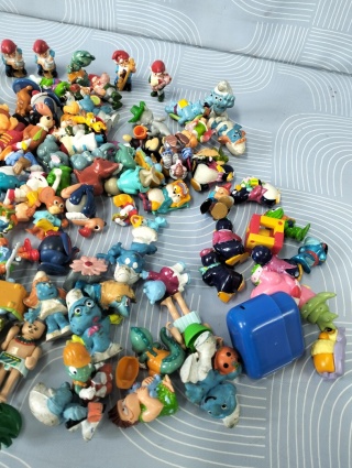 Kolekcjonerskie figurki Kinder całość