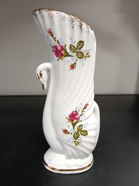 Wazon łabędź porcelana złota róża