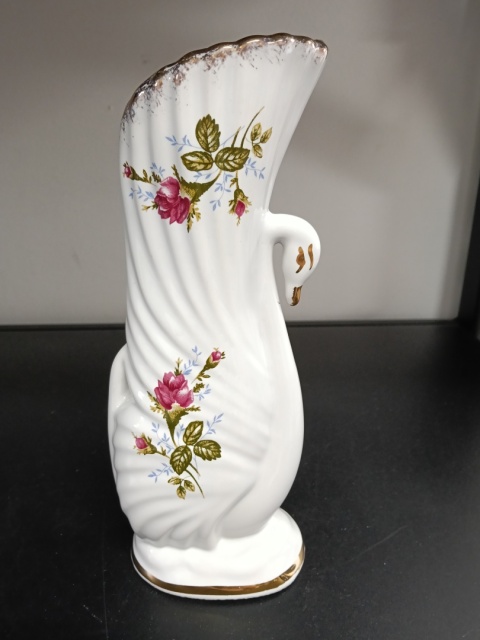 Wazon łabędź porcelana złota róża