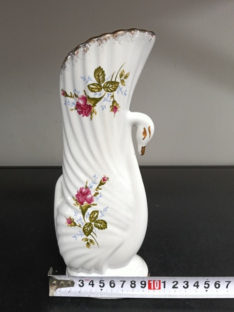 Wazon łabędź porcelana złota róża