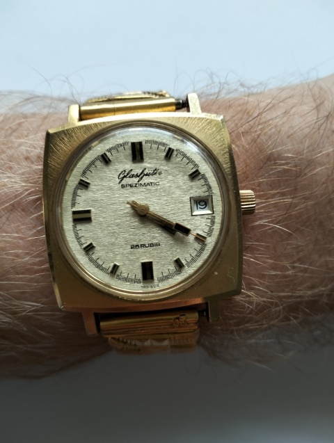 Zegarek mechaniczny GUB Glashütte Spezimatic