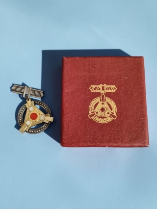 Złota odznaka przemysłu maszynowego PRL p0