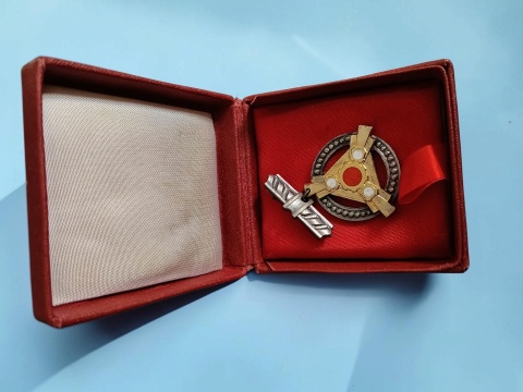 Złota odznaka przemysłu maszynowego PRL p0