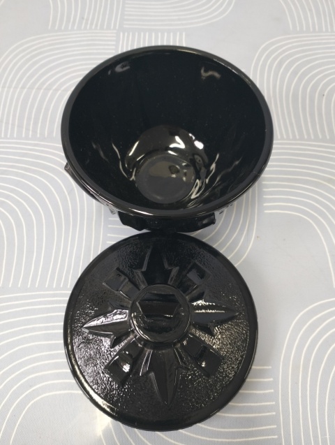 Cukiernica bomboniera hialitowa Art Deco Hortensja