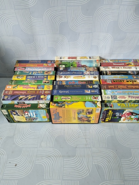 Kasety VHS 30 sztuk bajki