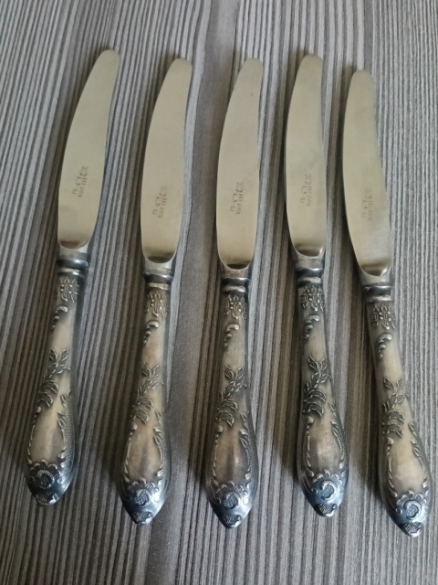 Ładne noże platerowane 5 sztuk s44