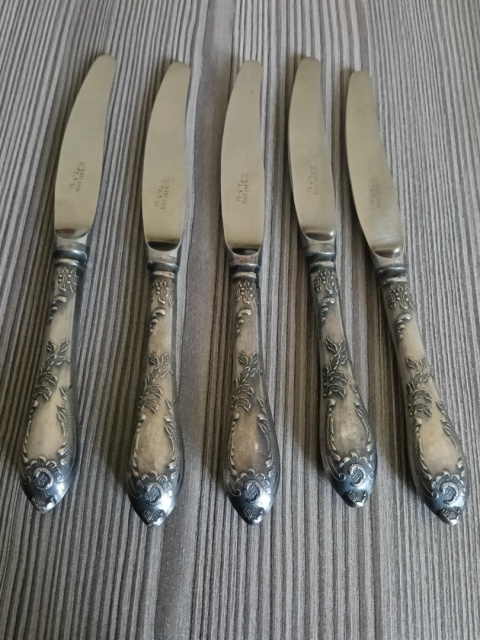 Ładne noże platerowane 5 sztuk s44