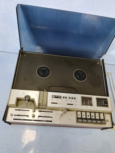Magnetofon szpulowy Unitra ZK 246