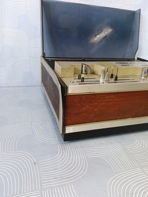 Magnetofon szpulowy Unitra ZK 246