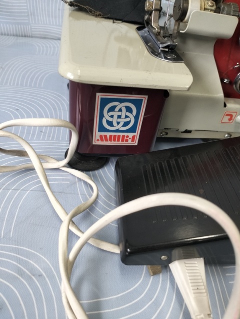 Maszyna do szycia Overlock