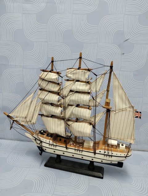 Model duży żaglowiec
