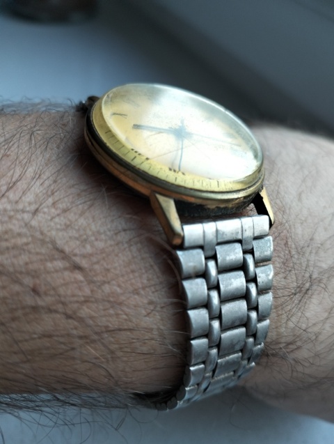 Stary zegarek nakręcany Raketa