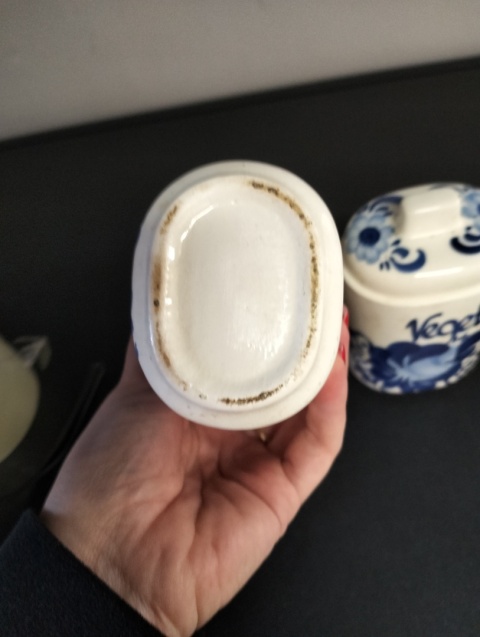 Pojemniki ceramiczne na przyprawy fajans