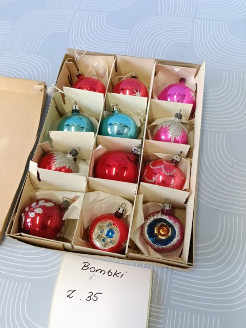 Stare bombki choinkowe Z35