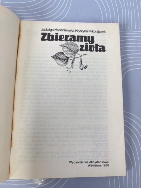 Książka Zbieramy zioła