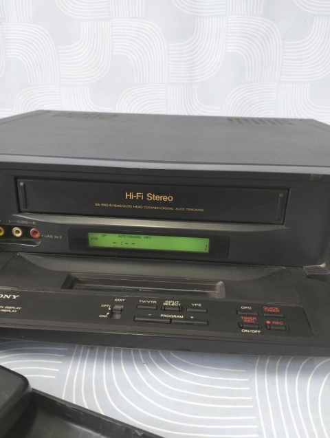 Stary magnetowid Sony SLV-E80