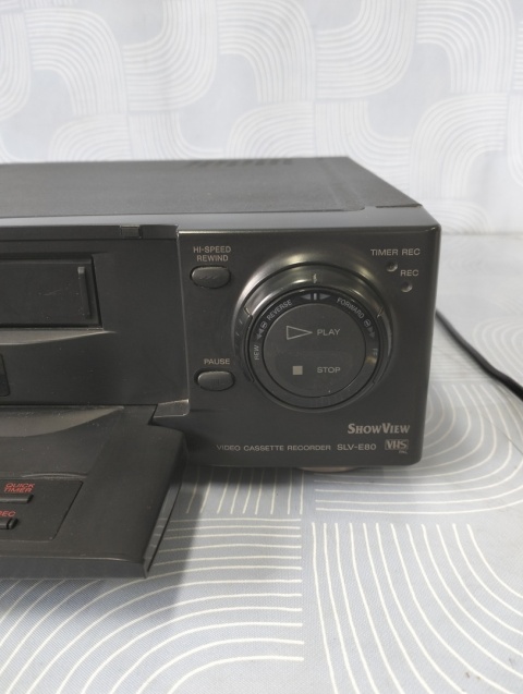 Stary magnetowid Sony SLV-E80