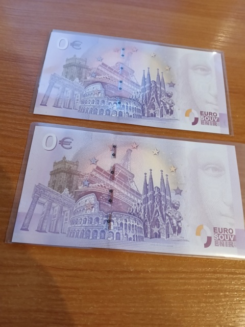 Banknoty 0 euro Benedykt i XVI Franciszek oraz Franciszek