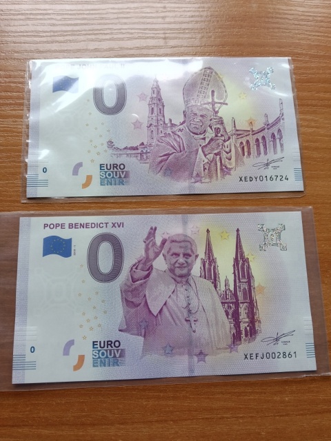 Banknoty kolekcjonerskie nominał 0 zł 2 sztuki. Stan I . Jan Paweł II i Benedykt XVI