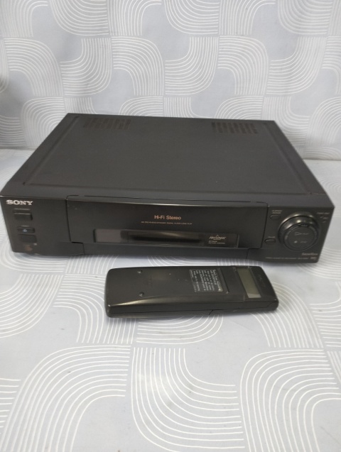 Video Sony SLV-E80VP. Pilot w zestawie
