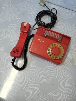 Telefon stacjonarny Tulipan PRL