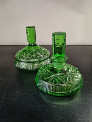 Zestaw toaletowy w stylu Art Deco